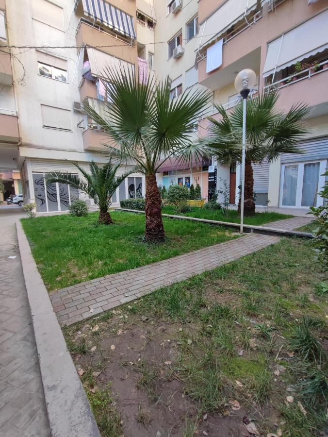 Tirana New Bazaar-Apartment 2 Екстериор снимка
